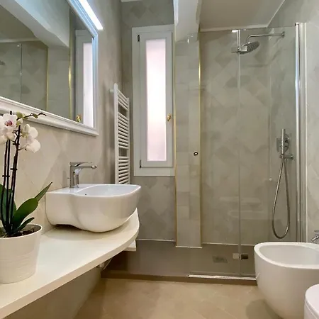 דירה Venetian Palace Blue R&r